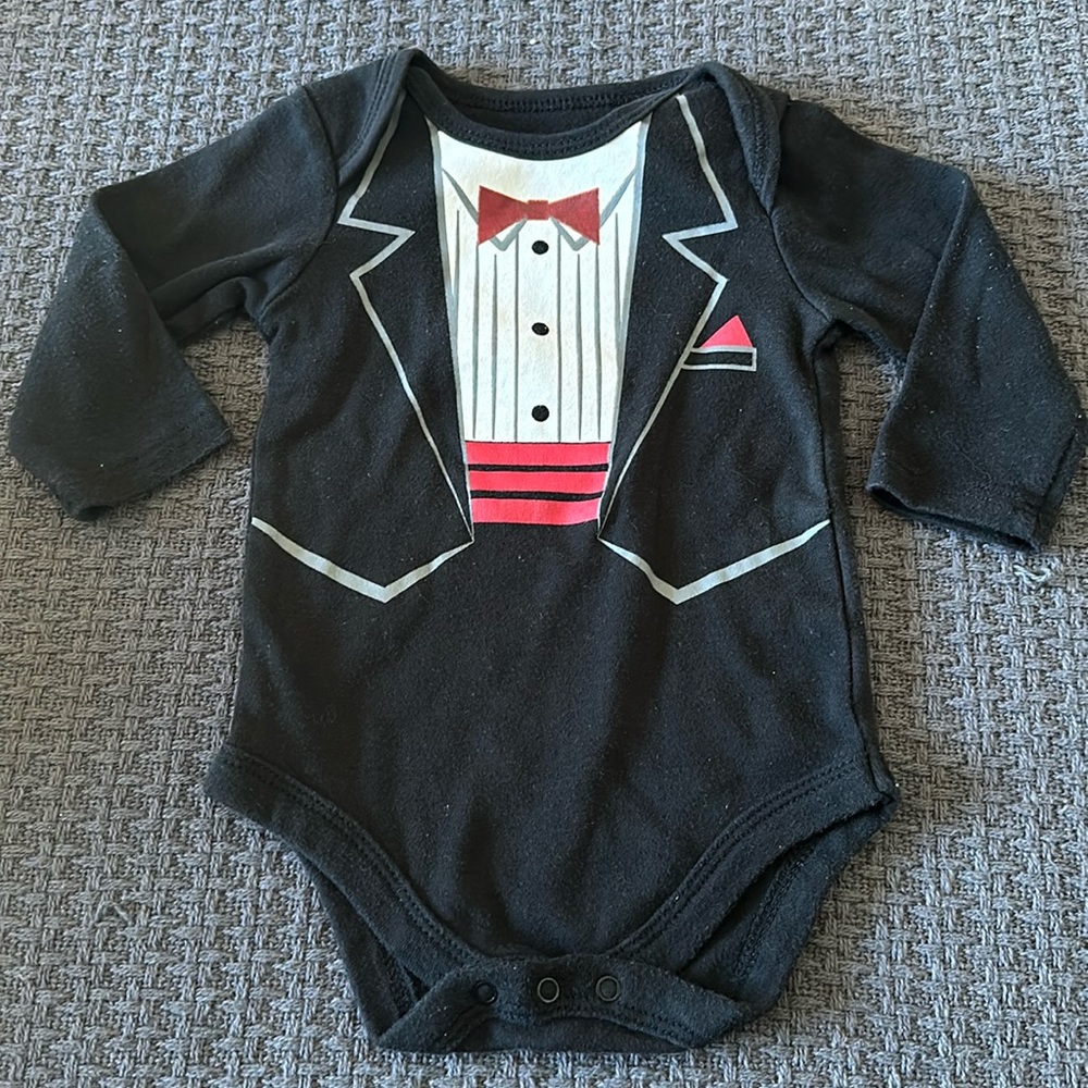 NWOT Baby Tuxedo onesie 3-6 months